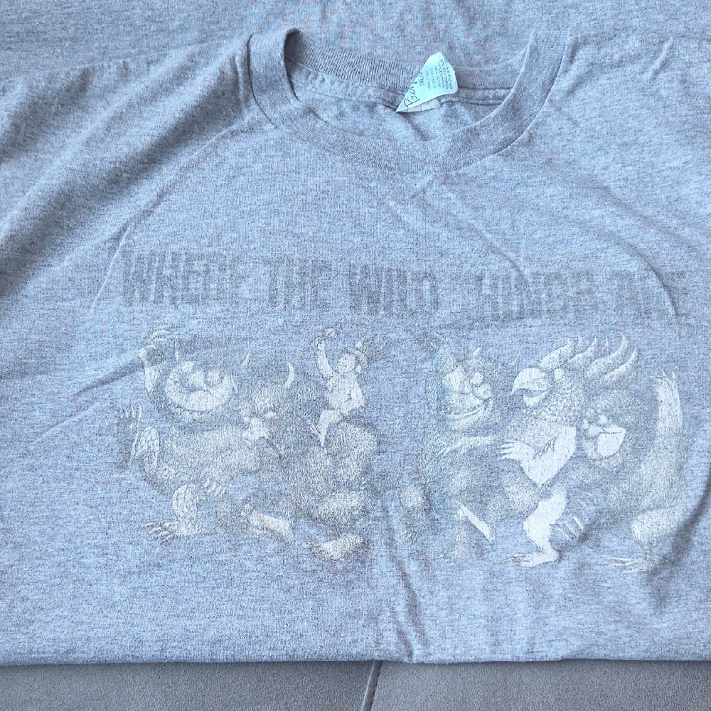 Pacifica Gray Mens Tee with Wild Creatures Design